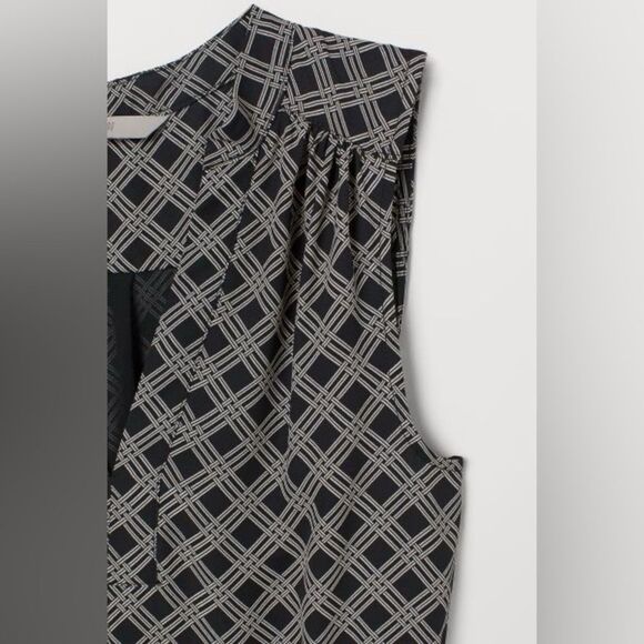 H&M Sleeveless Creped Dress Black White size 4 - Picture 2 of 6